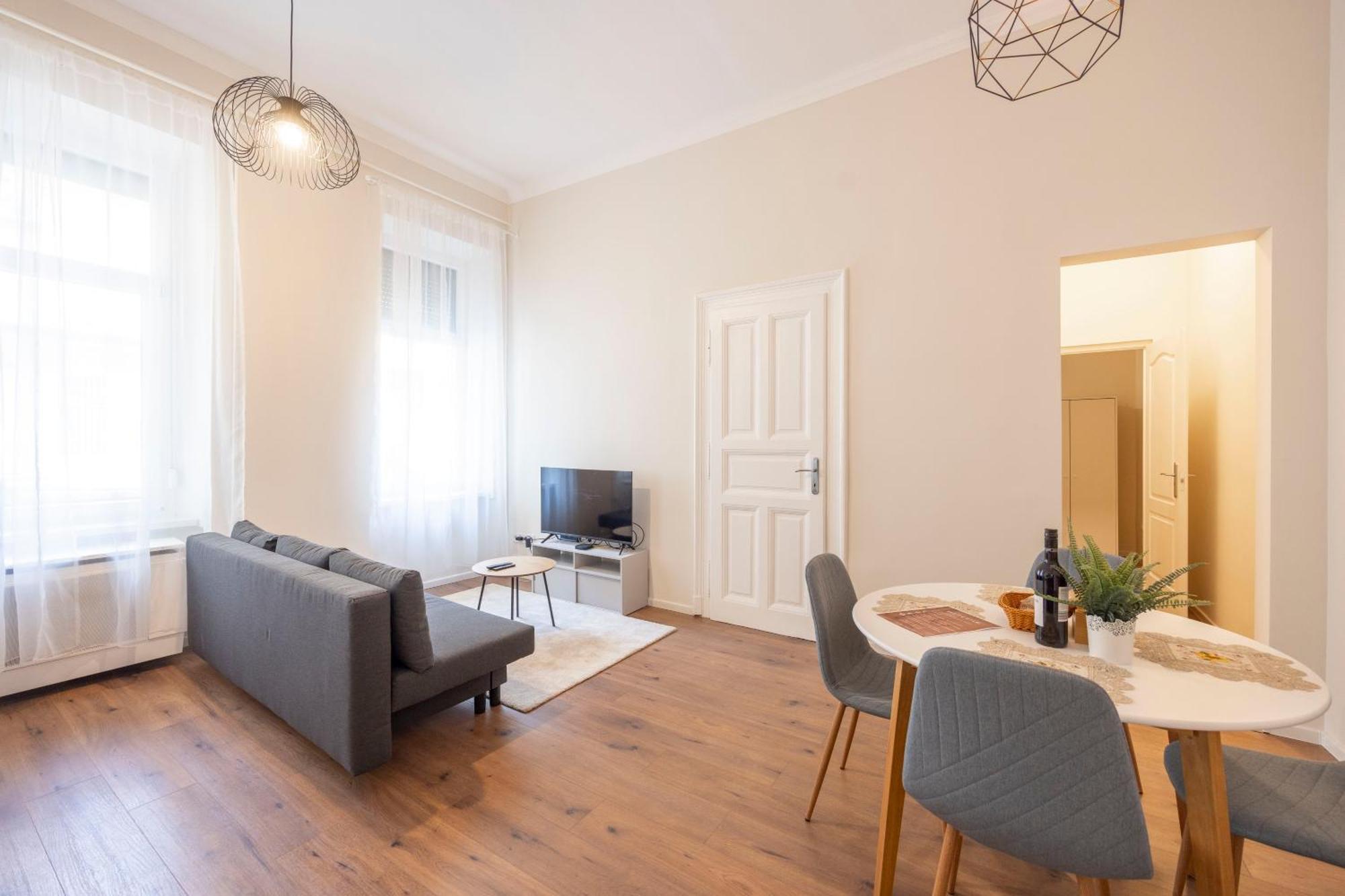 Lovely Central Apartment By Julia Budapest Eksteriør billede